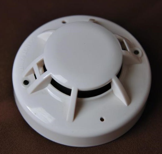 Smoke Detector 4-wire with relay output DC powered (image for) Smoke Detector 4-wire with relay output DC powered